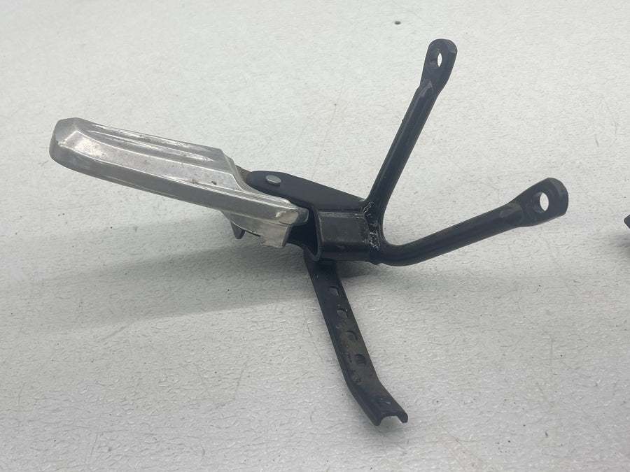 2011 HONDA PCX125 FRONT FOOT RESTS PEGS STEPS SET PAIR