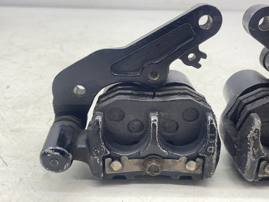 83 HONDA SHADOW 750 VT750  RIGHT LEFT FRONT BRAKE CALIPER SET PAIR CALIPERS