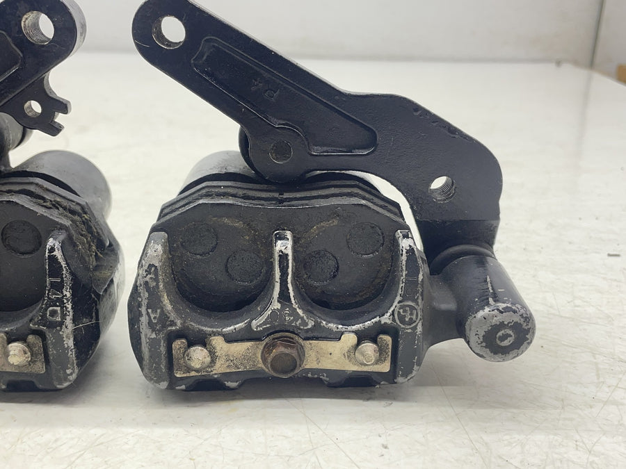 83 HONDA SHADOW 750 VT750  RIGHT LEFT FRONT BRAKE CALIPER SET PAIR CALIPERS