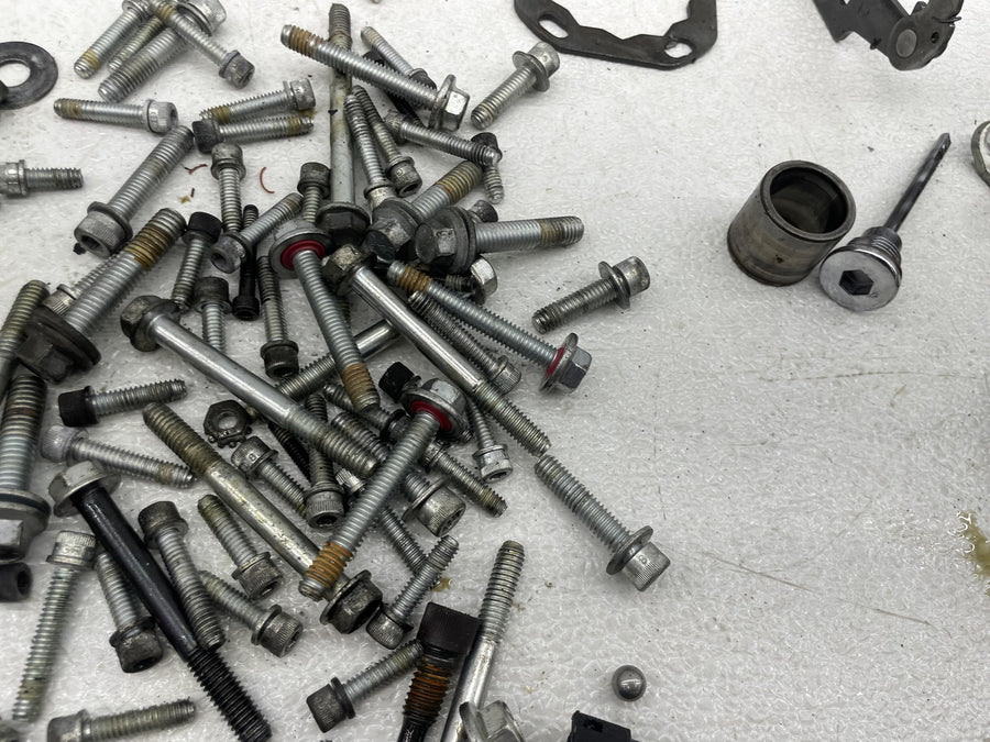 13 HARLEY-DAVIDSON ROAD GLIDE CVO CUSTOM TWIN CAM 110CI ENGINE PARTS HARDWARE
