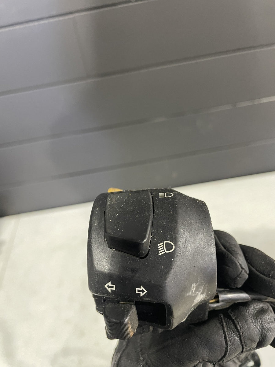 03-07 SUZUKI SV1000S LEFT CLIP ON HANDLE HORN SIGNALS SWITCH SWITCHES