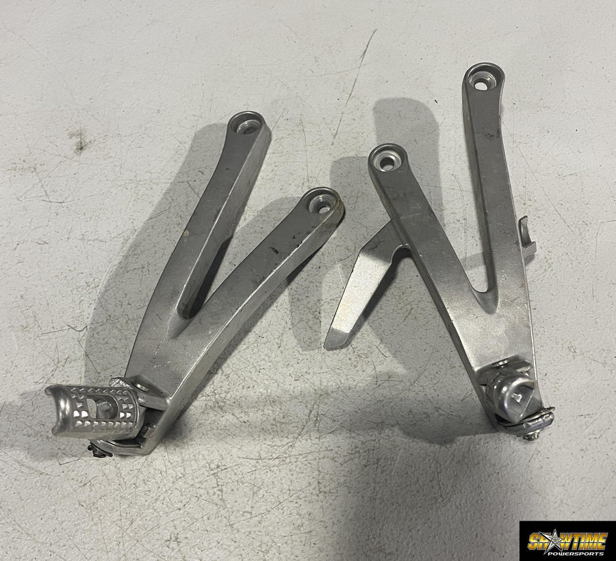 09-12 HONDA CBR600RR REAR BACK PASSENGER PEG SET PAIR