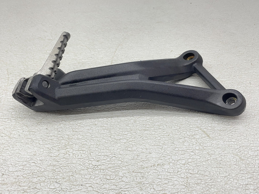 21-24 DUCATI SUPERSPORT 950 S RIGHT REAR BACK PASSENGER PEG