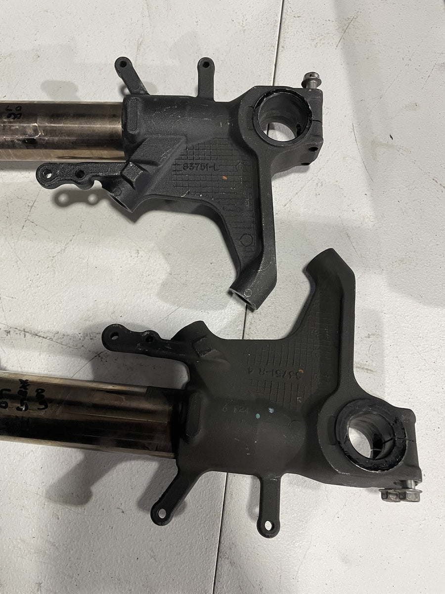 06-07 SUZUKI GSXR600 FRONT FORKS SHOCK SUSPENSION SET PAIR