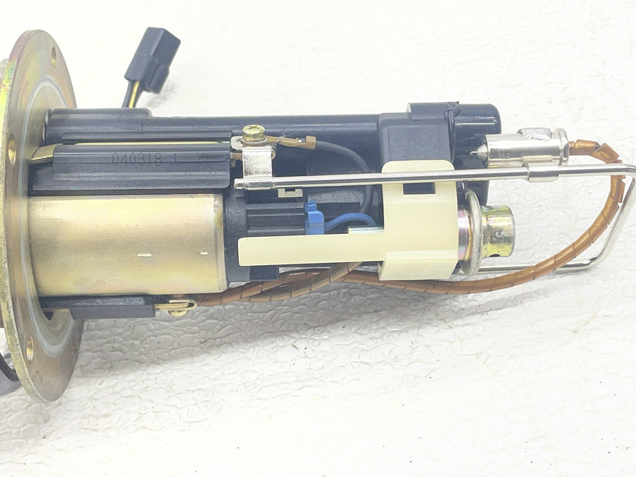 04-05 KAWASAKI NINJA ZX10R FUEL PUMP GAS PETROL SENDER UNIT 49040-0004