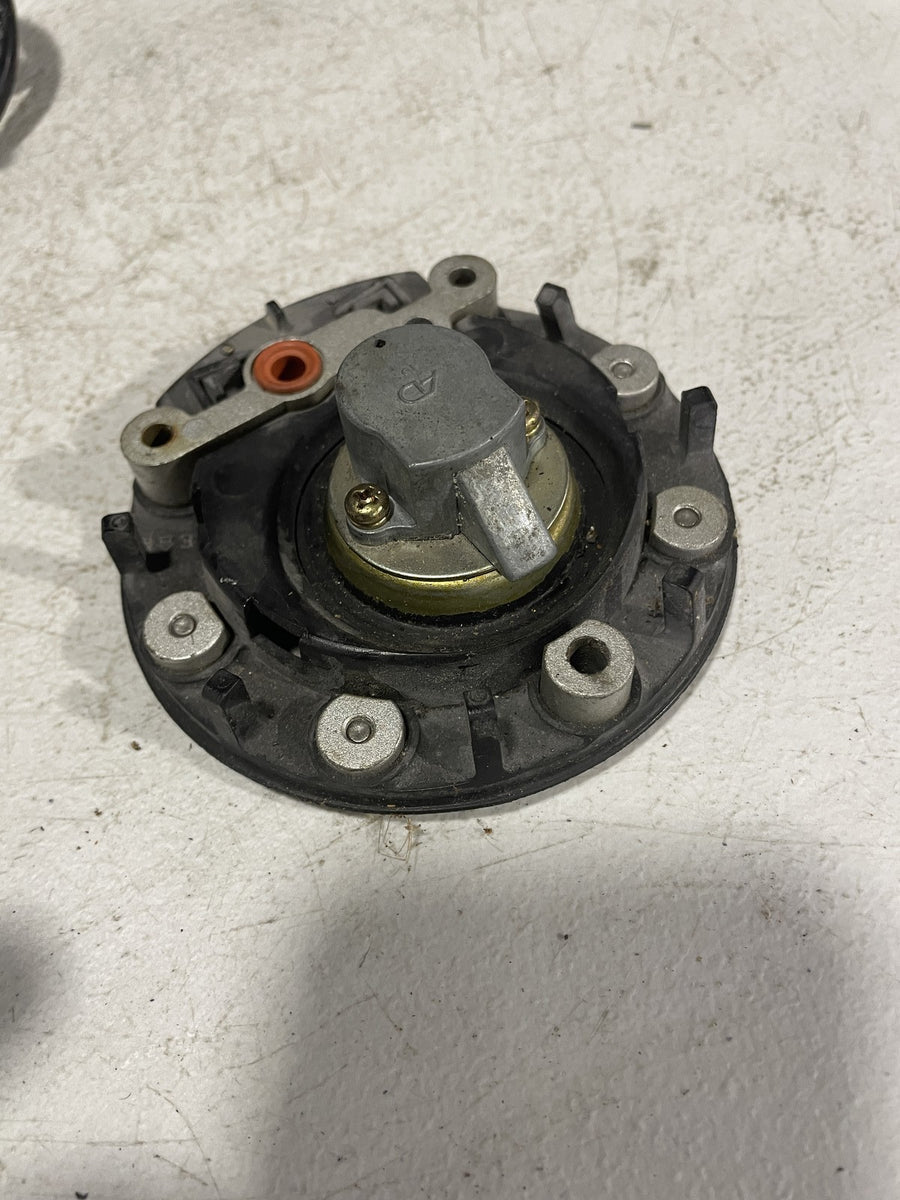 99-02 YAMAHA YZF R6 IGNITION LOCK SET W/ GAS CAP AND SEAT LOCK NO KEY