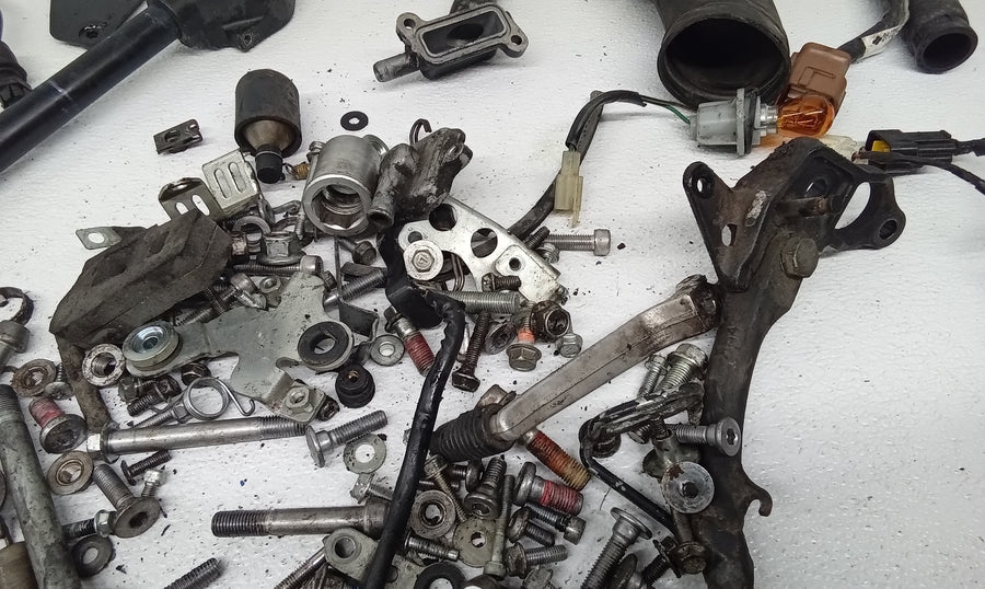06-11 KAWASAKI NINJA ZX14 PARTS AND HARDWARE NUTS BOLTS