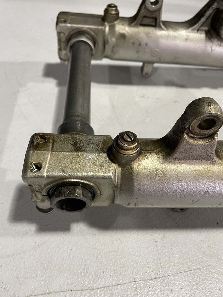 97-00 SUZUKI GSXR600 FRONT FORKS SHOCK SUSPENSION PAIR LOWER TRIPLE TREE