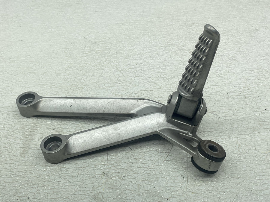 04-05 KAWASAKI NINJA ZX10R REAR BACK PASSENGER PEG SET PAIR