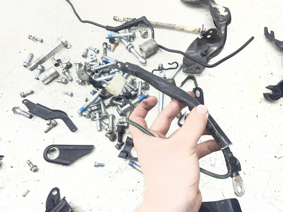 20-24 HARLEY-DAVIDSON SOFTAIL STANDARD FXST PARTS HARDWARE