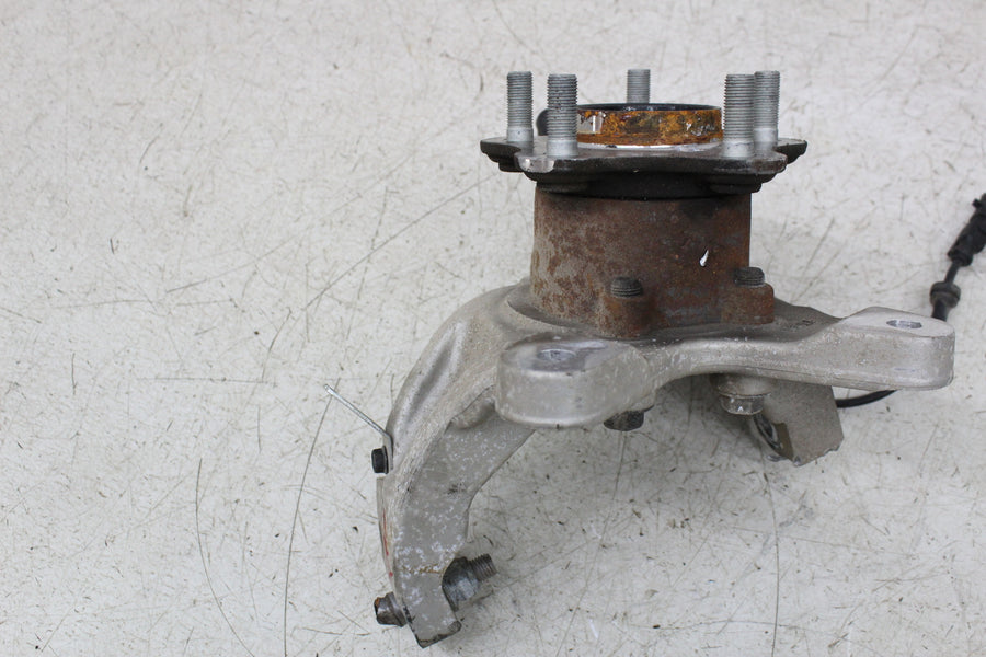 19 POLARIS SLINGSHOT SL FRONT RIGHT STEERING KNUCKLE SPINDLE HUB