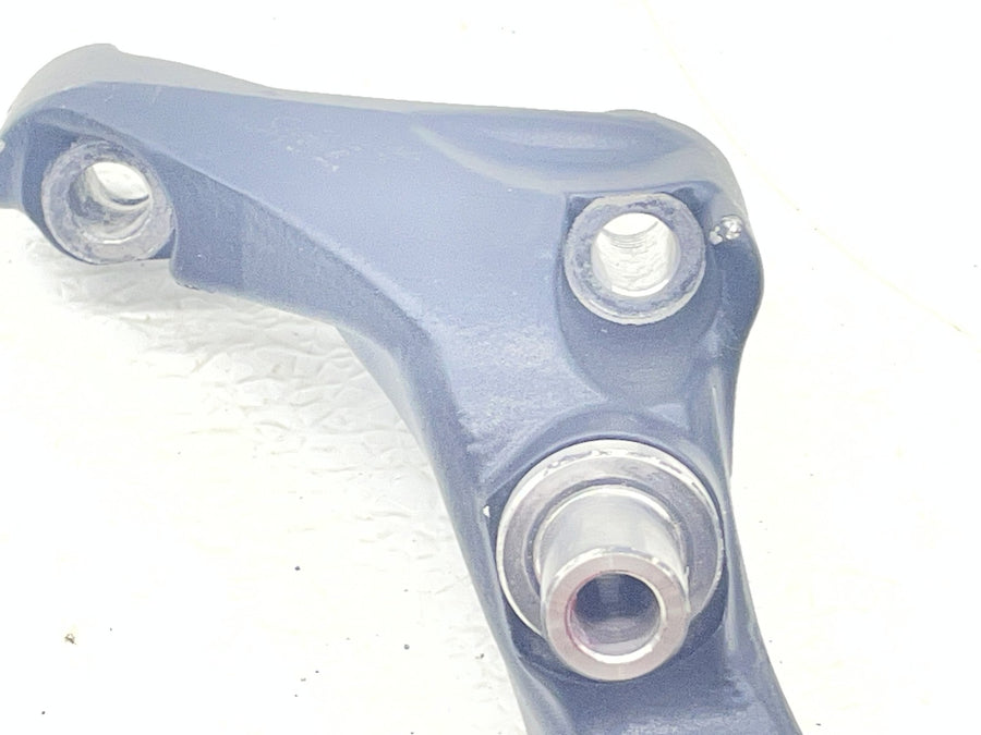 25-26 HARLEY-DAVIDSON NIGHTSTER RH975 LEFT FRONT FOOT REST PEG STEP MOUNT