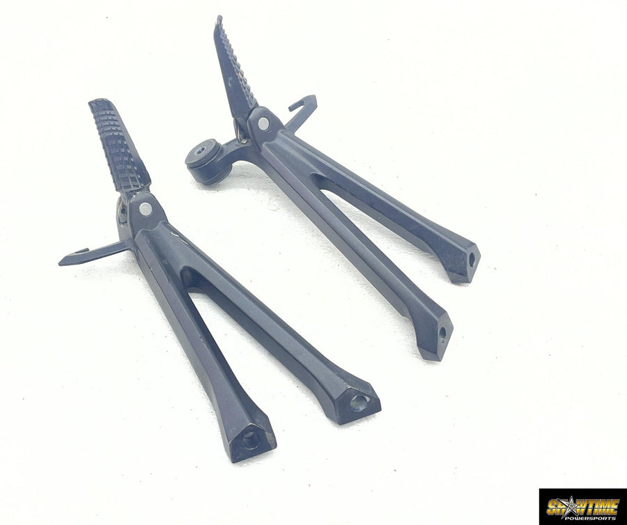 11-26 SUZUKI GSXR750 GSXR600 REAR BACK PASSENGER PEG SET PAIR