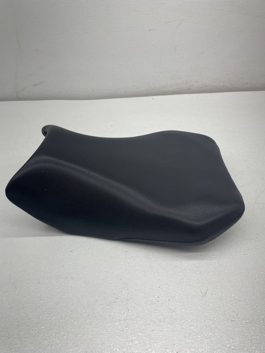 11-26 SUZUKI GSXR 600 750 FRONT REAR PASSENGER DRIVERS SEAT PAD SET