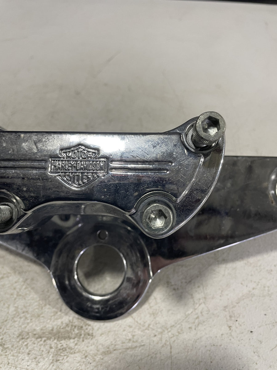 01-06 HARLEY-DAVIDSON SOFTAIL STANDARD FXSTI FORKS UPPER TRIPLE TREE CLAMP