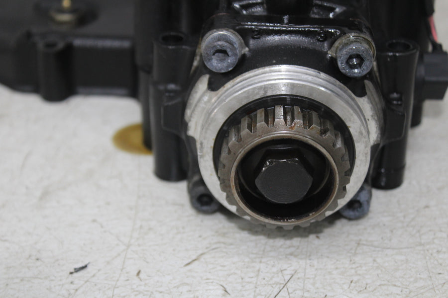 04 SUZUKI MARAUDER 1600 VZ1600 K ENGINE MOTOR BEVEL GEAR W/ HOUSING COVER