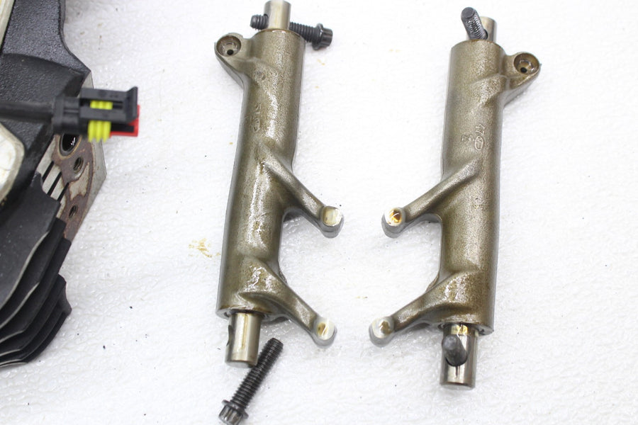 18-24 HARLEY-DAVIDSON HERITAGE SOFTAIL 107CI ENGINE REAR CYLINDER HEAD VALVES