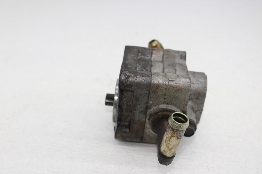 04-10 KUBOTA RTV900 ENGINE MOTOR HYDRAULIC OIL PUMP