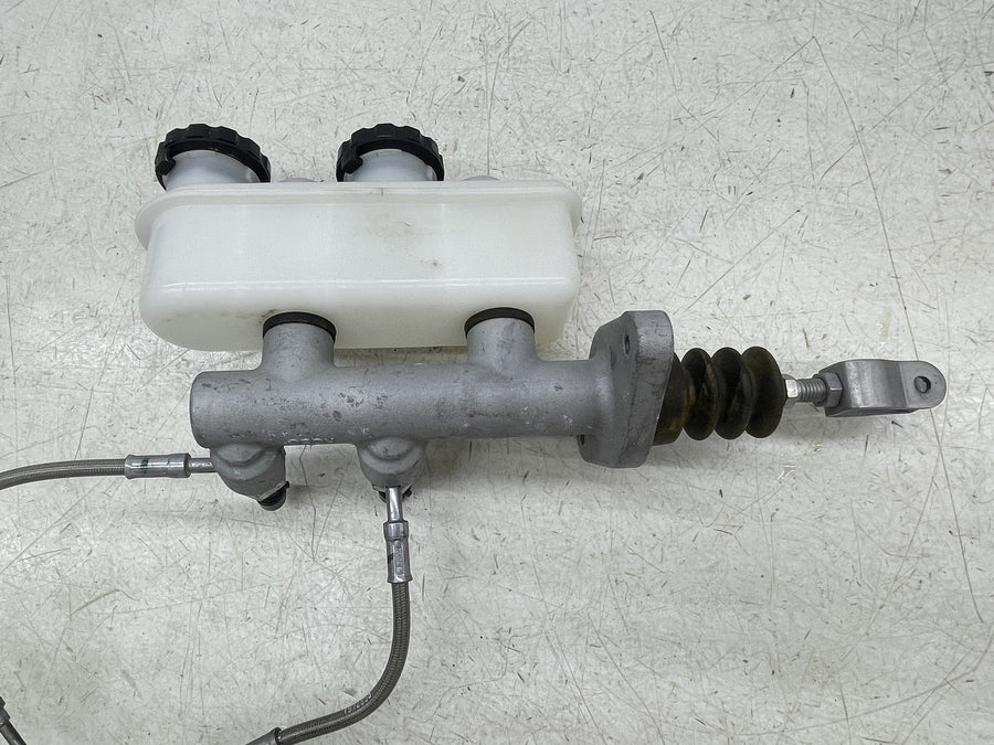 19 POLARIS SLINGSHOT SL BRAKE MASTER CYLINDER RESERVOIR
