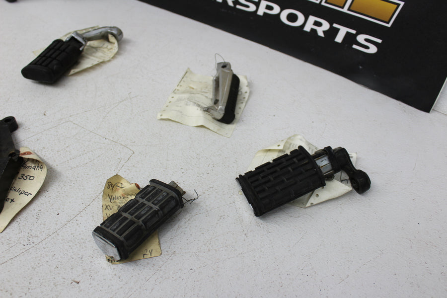 YAMAHA PEG & BRACKET PART LOT