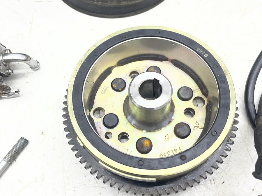 00-01 YAMAHA WAVERUNNER XL800 ENGINE PARTS HARDWARE FLYWHEEL MOUNT BRACKET BOLTS