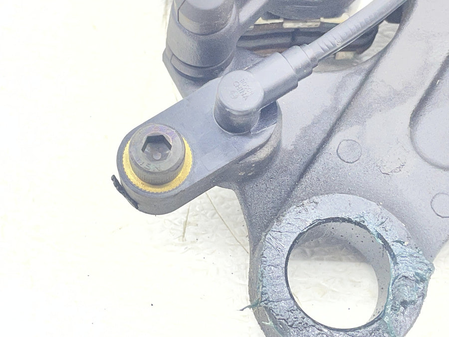 19-23 KAWASAKI NINJA ZX6R ZX636 REAR BACK BRAKE CALIPER W MOUNT SPEED SENSOR