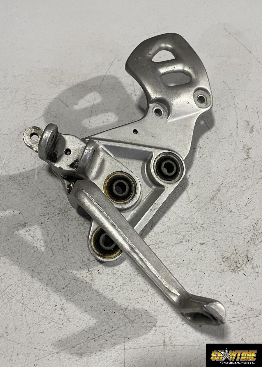 99-07 SUZUKI HAYABUSA RIGHT REARSET REAR SET DRIVER FOOT PEG REST STOP