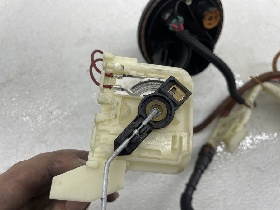07-11 HARLEY-DAVIDSON STREET GLIDE FLHX FUEL GAS PUMP