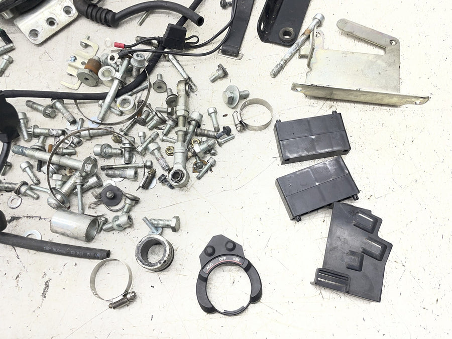 06-07 HARLEY-DAVIDSON STREET ROD VRSCR PARTS HARDWARE LOT