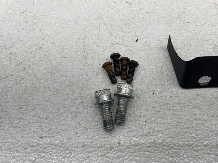 18-23 HARLEY-DAVIDSON STREET BOB MUFFLER EXHAUST PIPE BRACKET MOUNT