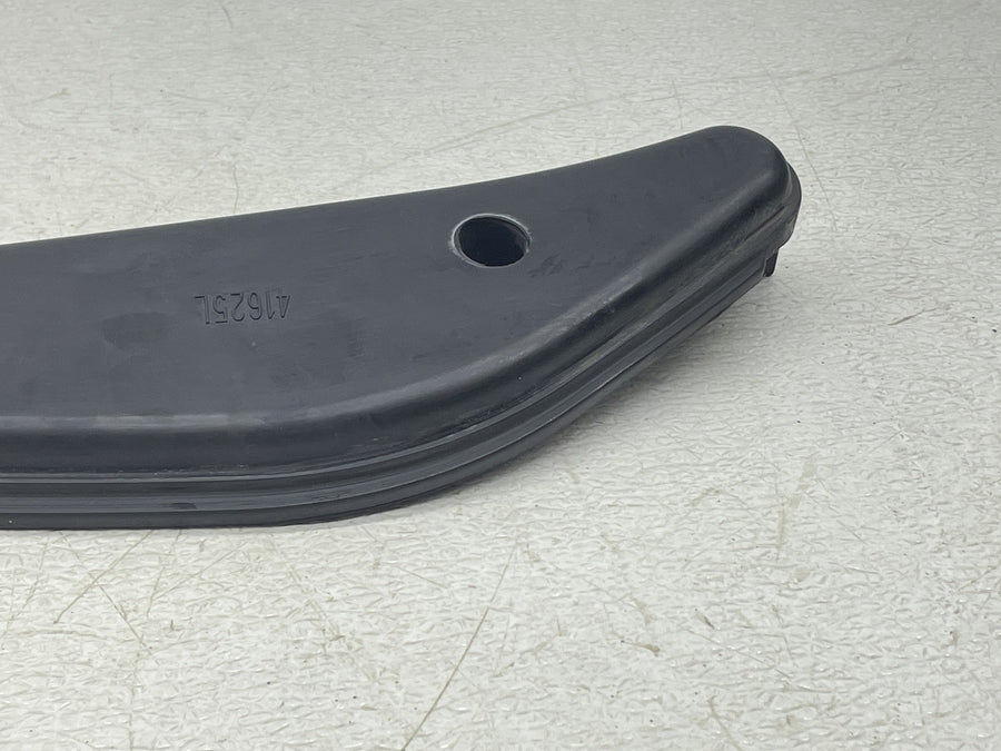 2012 SUZUKI BOULEVARD M109R REAR BACK RUBBER FENDER STRUT MOUNTS