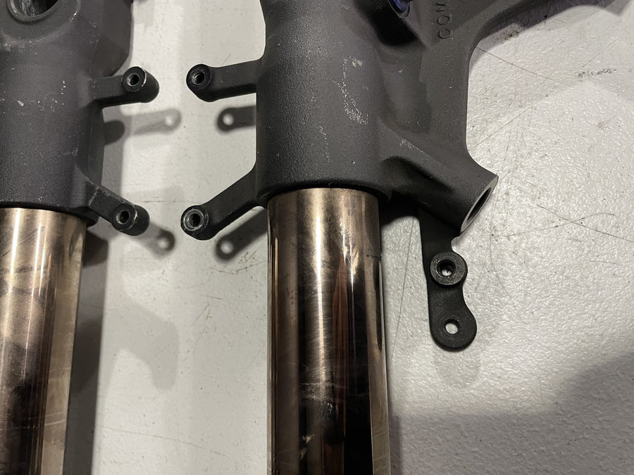 06-07 SUZUKI GSXR600 FRONT FORKS SHOCK SUSPENSION SET PAIR