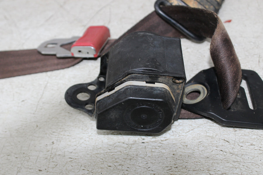 16-18 YAMAHA WOLVERINE YXE700 RIGHT PASSENGER SEAT BELT LATCH