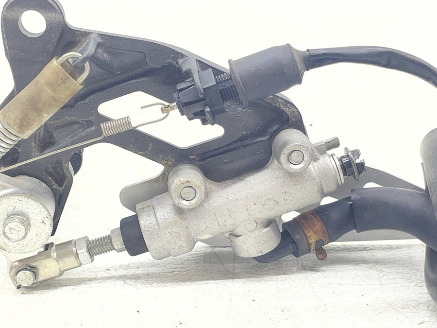 12-26 KAWASAKI NINJA ZX14R RIGHT REARSET REAR SET DRIVER FOOT PEG BRAKE MASTER