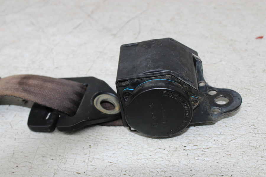 16-18 YAMAHA WOLVERINE YXE700 RIGHT PASSENGER SEAT BELT LATCH