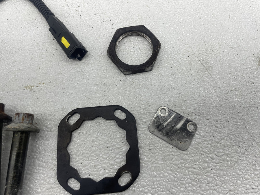 07-11 HARLEY-DAVIDSON SPORTSTER 1200 LOW XL1200L ENGINE PARTS HARDWARE LOT