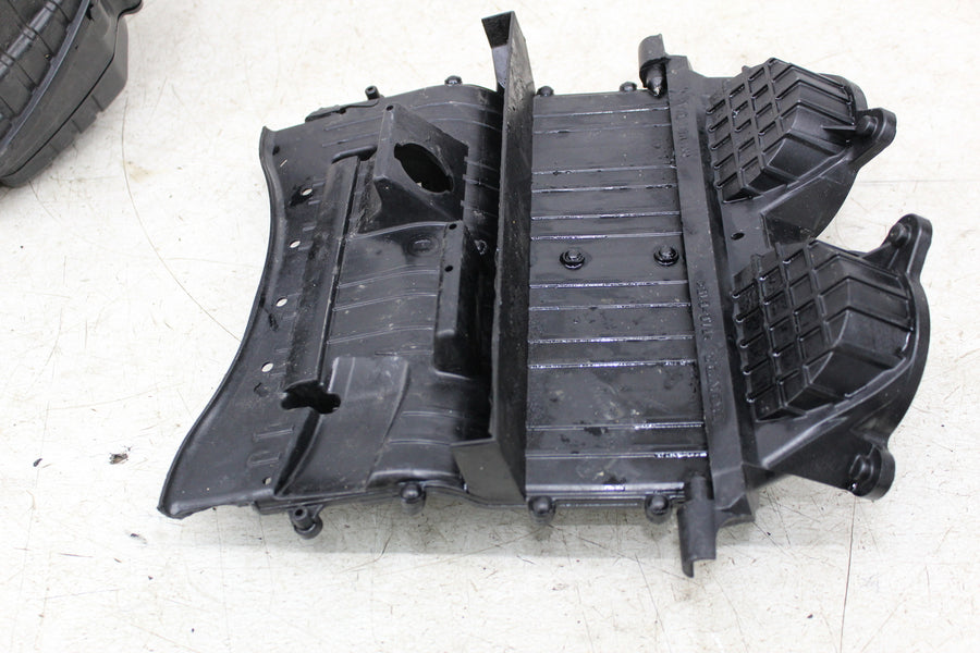 04-05 HONDA CBR1000RR AIRBOX AIR INTAKE FILTER BOX FRONT DUCT (SEE DESCP)