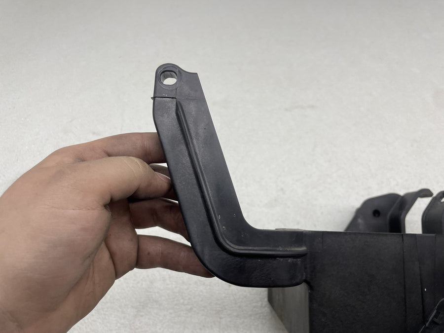 07-11 HARLEY-DAVIDSON STREET GLIDE FLHX BATTERY TRAY BOX HOLDER