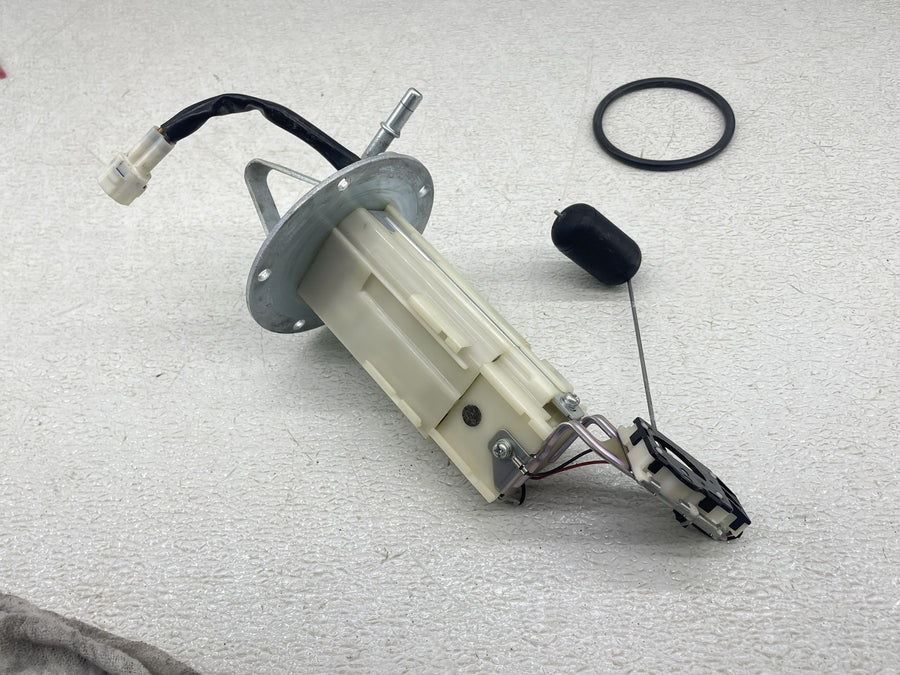 11-26 SUZUKI GSXR600 GSXR750 FUEL PUMP GAS PETROL SENDER UNIT 15100-14J01