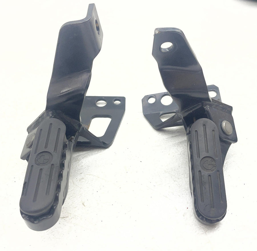 11-15 BMW G650 GS G650GS LEFT RIGHT FRONT FOOT RESTS PEGS STEPS SET PAIR