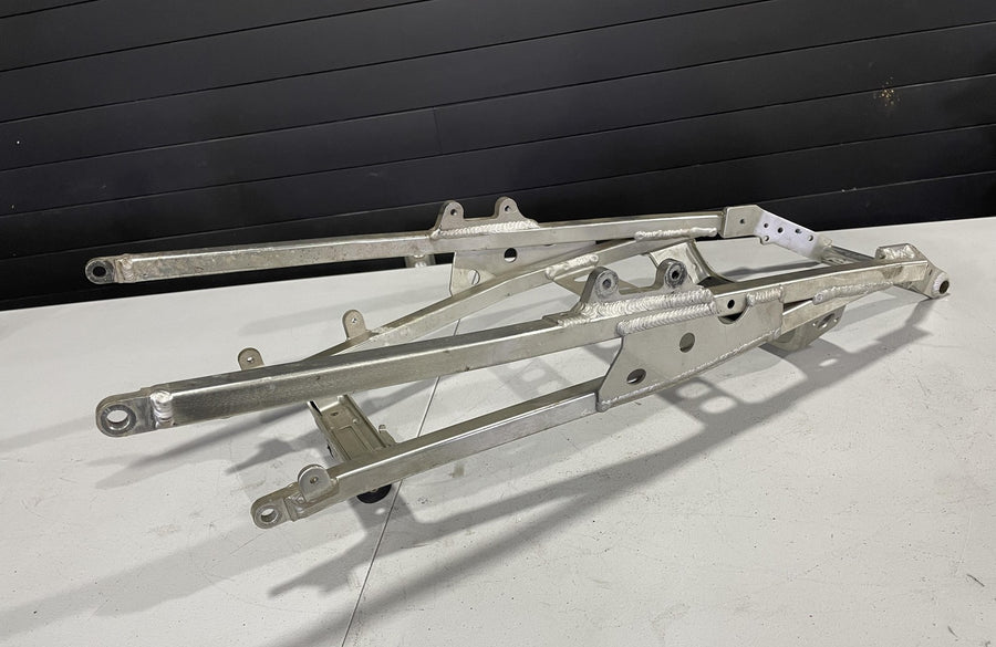 99-02 YAMAHA YZF R6 REAR BACK TAIL SUBFRAME SUB FRAME