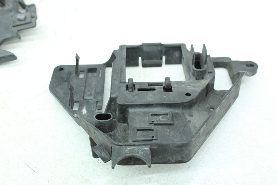 12-16 HARLEY-DAVIDSON ELECTRA GLIDE ULTRA FLHTCU BATTERY TRAY BOX HOLDER ASSY