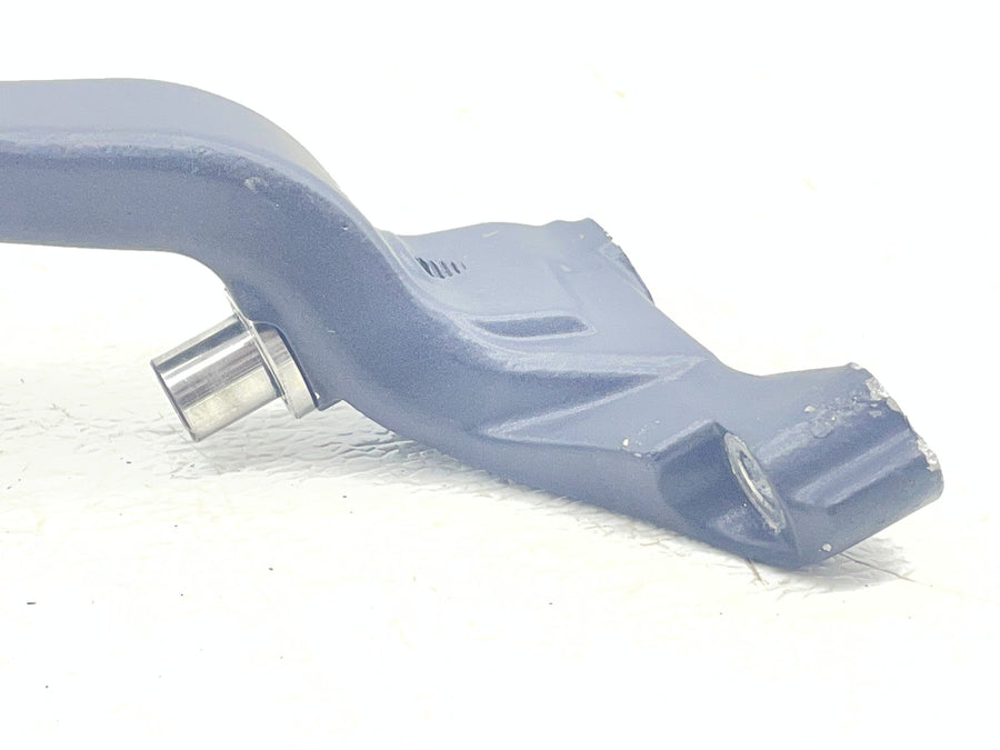 25-26 HARLEY-DAVIDSON NIGHTSTER RH975 LEFT FRONT FOOT REST PEG STEP MOUNT
