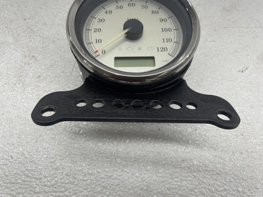 06-11 HARLEY-DAVIDSON DYNA SUPER GLIDE FXD GAUGE SPEEDOMETER ODOMETER