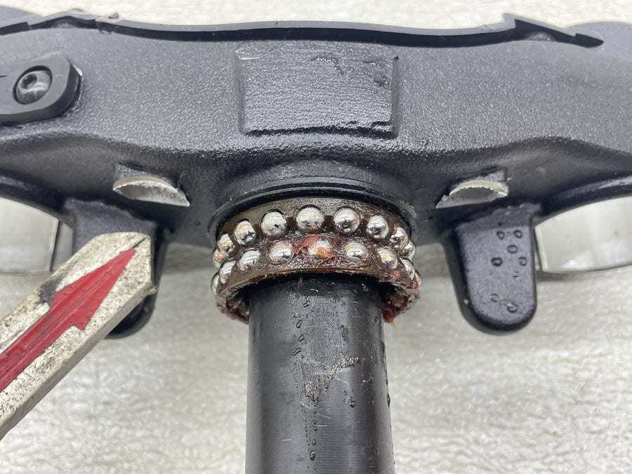 21-24 DUCATI SUPERSPORT 950 S FRONT FORKS CLAMP LOWER TRIPLE TREE STEM