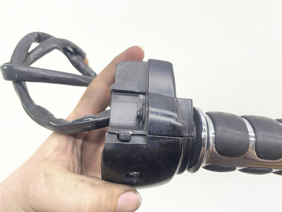 07-11 HARLEY-DAVIDSON STREET GLIDE FLHX RIGHT CONTROL SWITCH