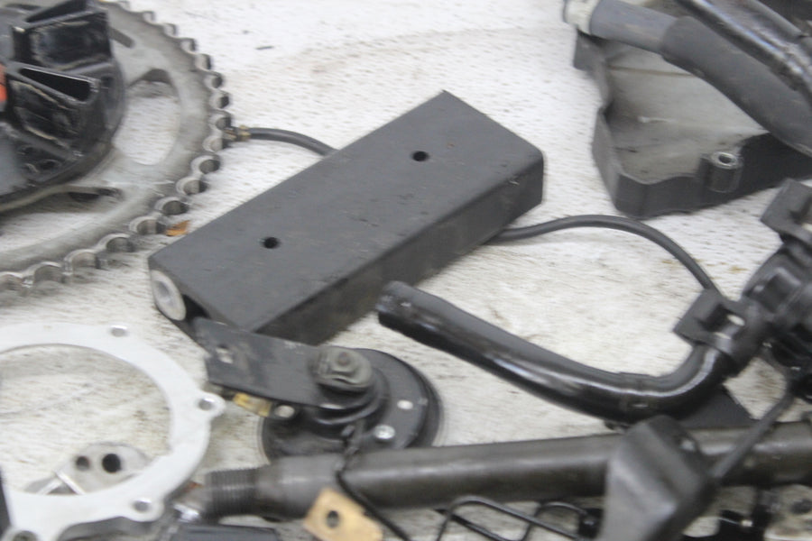 2006 YAMAHA FZ6 PARTS AND HARDWARE NUTS BOLTS