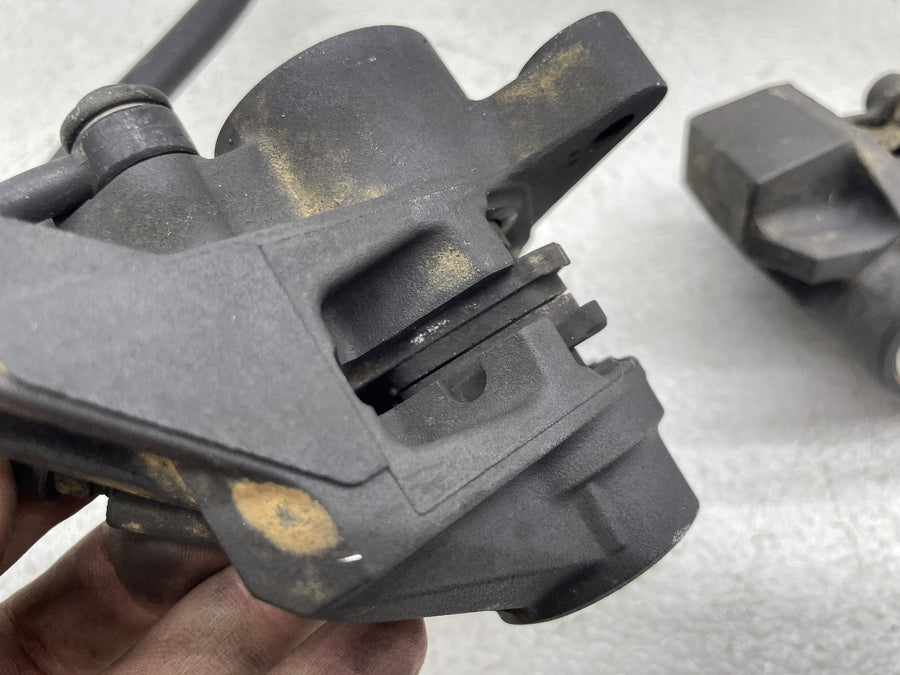 06-15 YAMAHA FZ1 RIGHT LEFT FRONT BRAKE CALIPER SET PAIR CALIPERS W/ BRAKE LINE