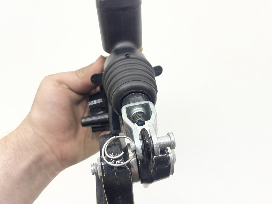 18-23 HARLEY-DAVIDSON STREET BOB REAR BACK BRAKE MASTER CYLINDER W/ MOUNT