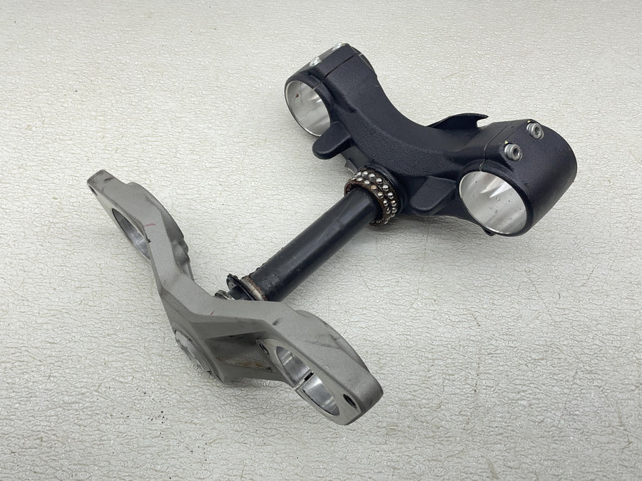 21-24 DUCATI SUPERSPORT 950 S FRONT FORKS CLAMP LOWER TRIPLE TREE STEM